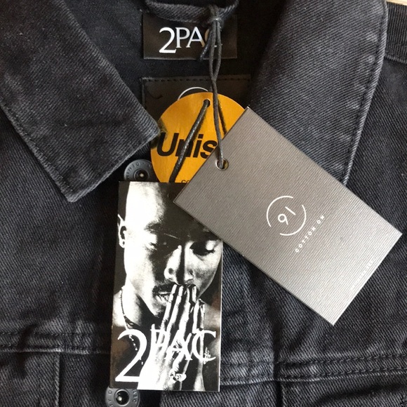 NWT Cotton On TUPAC Denim Jacket, Unisex - Picture 9 of 15